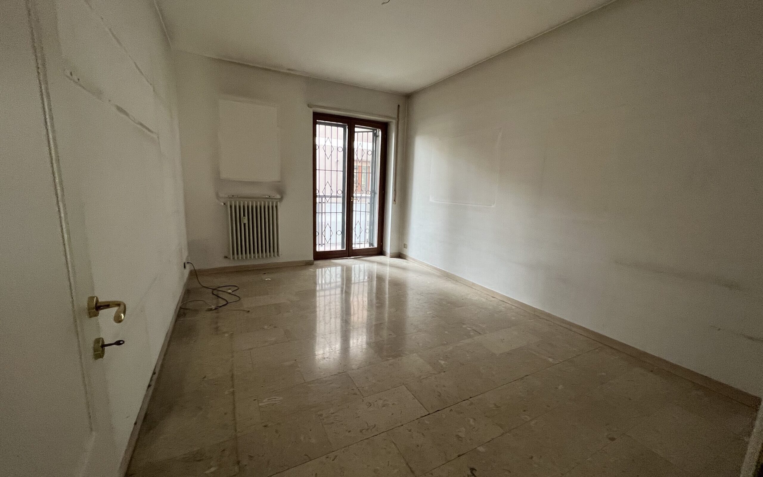 https://www.costruzionieimmobiliare.it/wp-content/uploads/2024/09/Appartamento-testi-1-scaled-e1725547665306.jpg